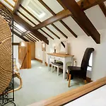 Keiras Ambleside